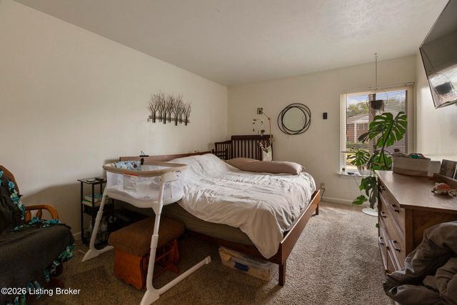 1935 Gardiner Ln h121, Louisville, KY 40205