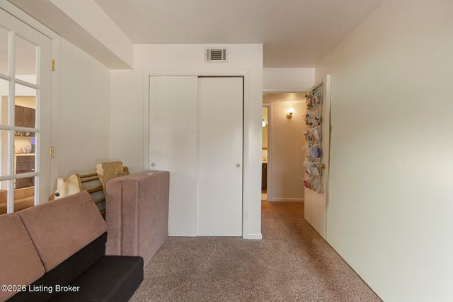 1935 Gardiner Ln h121, Louisville, KY 40205