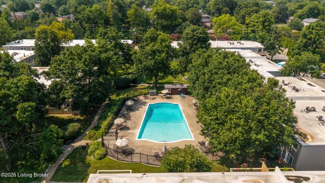 1935 Gardiner Ln h121, Louisville, KY 40205