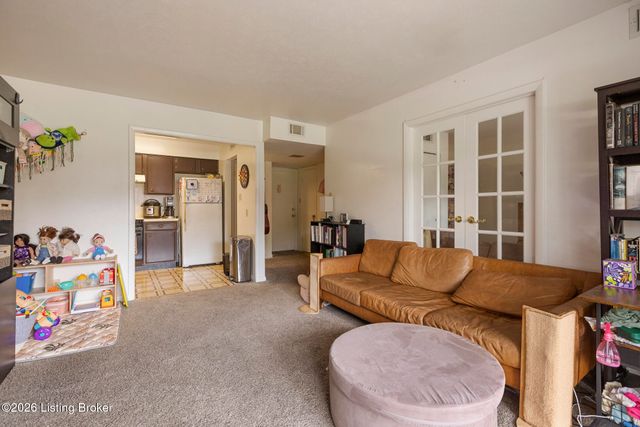 1935 Gardiner Ln h121, Louisville, KY 40205