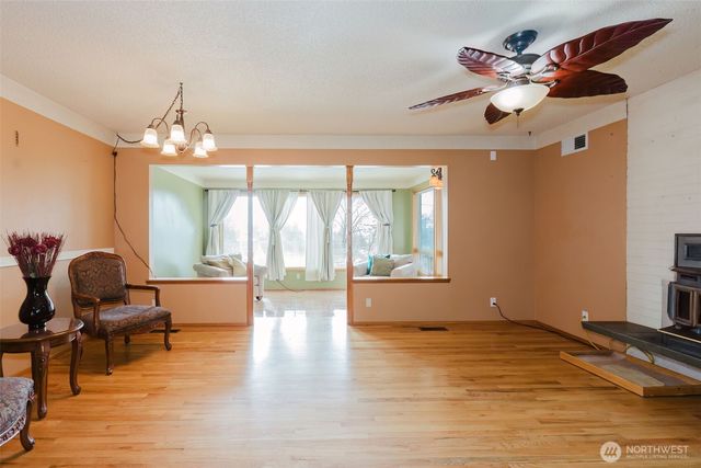 1412 Sheridan Road, Bremerton, WA 98310