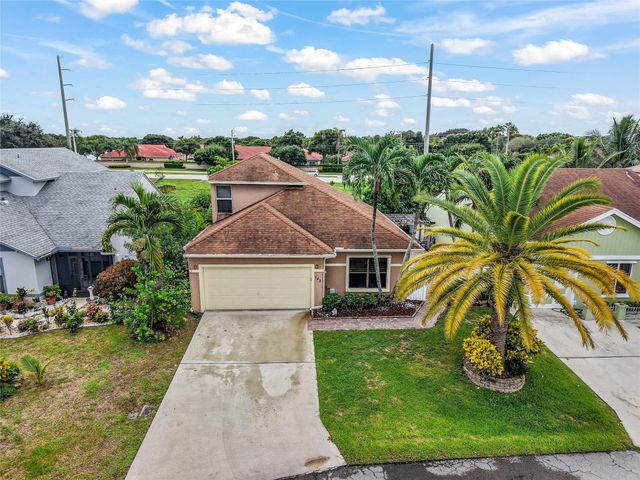 142 Tara Lakes Dr W, Boynton Beach, FL 33436