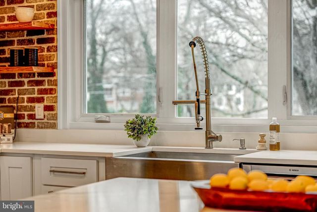 1717 VALLEY AVE, Mclean, VA 22101