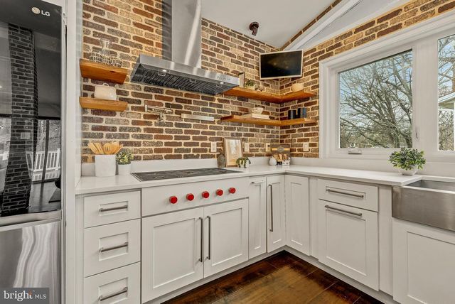 1717 VALLEY AVE, Mclean, VA 22101