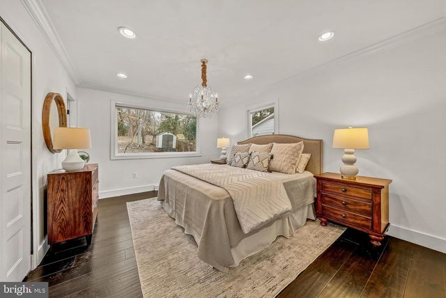 1717 VALLEY AVE, Mclean, VA 22101