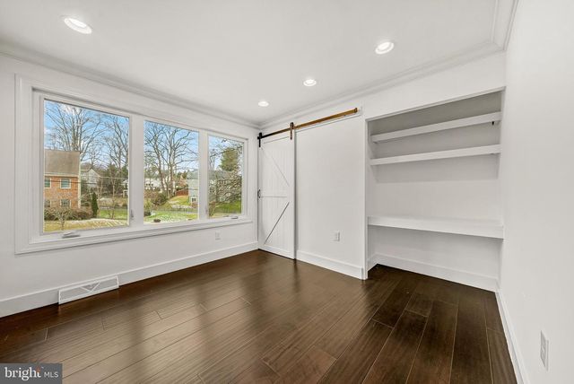 1717 VALLEY AVE, Mclean, VA 22101