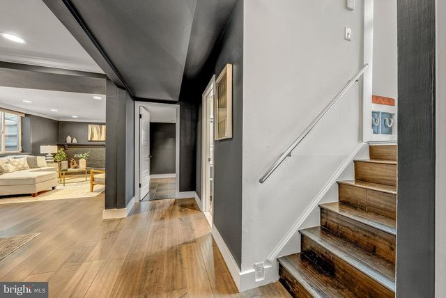 1717 VALLEY AVE, Mclean, VA 22101