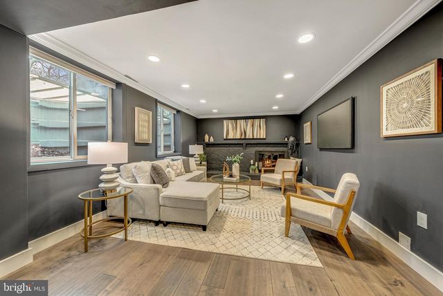 1717 VALLEY AVE, Mclean, VA 22101