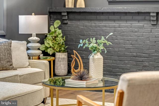 1717 VALLEY AVE, Mclean, VA 22101