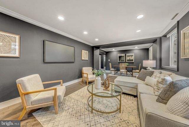 1717 VALLEY AVE, Mclean, VA 22101