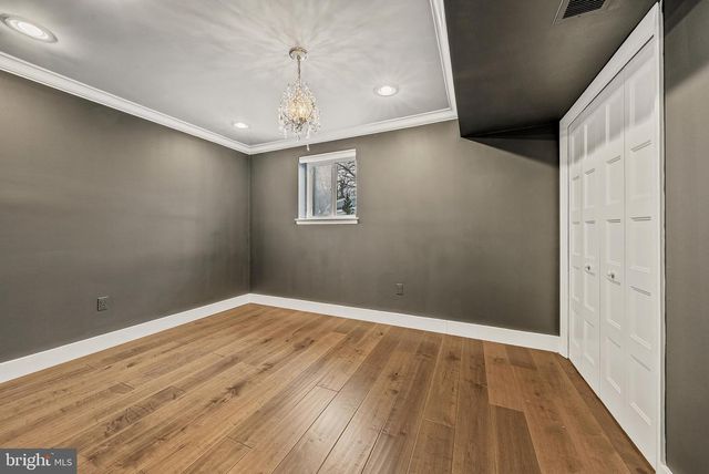 1717 VALLEY AVE, Mclean, VA 22101