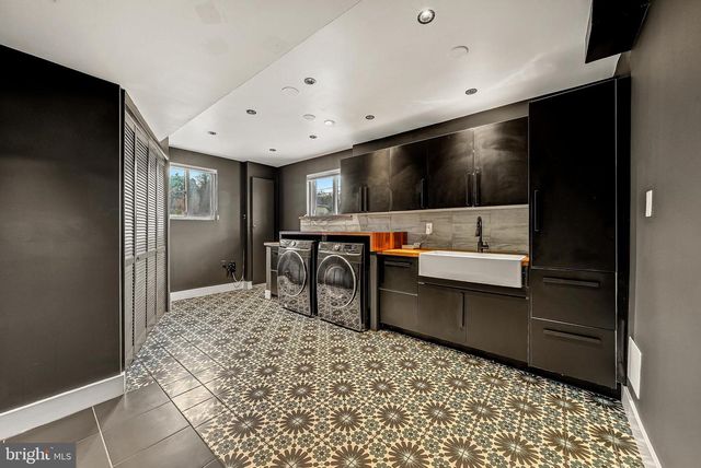 1717 VALLEY AVE, Mclean, VA 22101