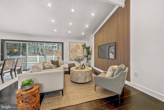 1717 VALLEY AVE, Mclean, VA 22101