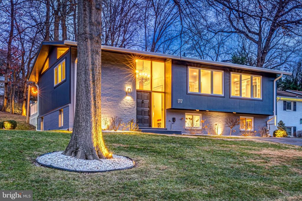 1717 VALLEY AVE, Mclean, VA 22101