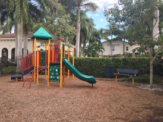5025 NW 16th Way, Boca Raton, FL 33431