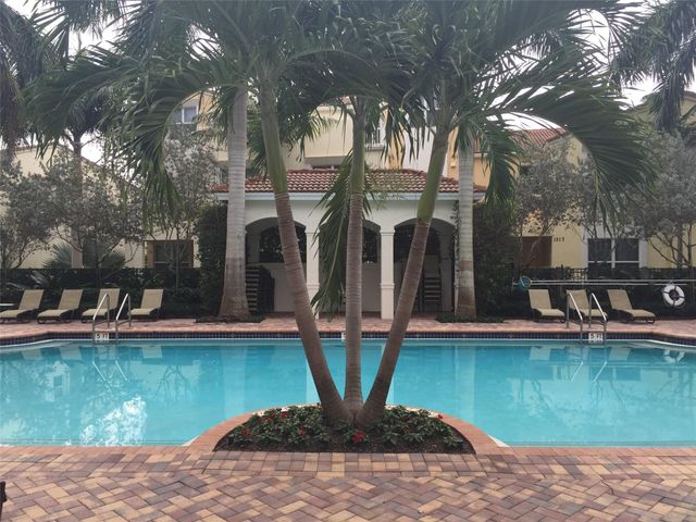 5025 NW 16th Way, Boca Raton, FL 33431