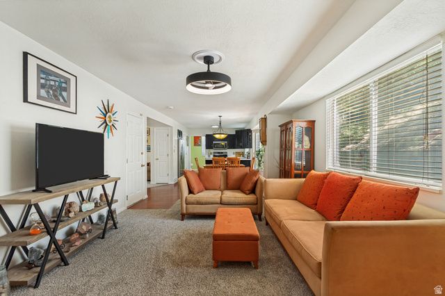 9847 S TIGER EYE DR, Sandy, UT 84094
