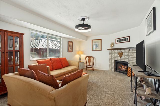 9847 S TIGER EYE DR, Sandy, UT 84094