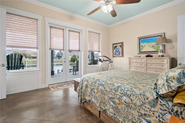 925 Pompano Dr, Aransas Pass, TX 78336