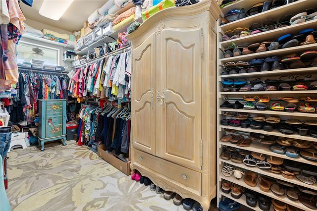 925 Pompano Dr, Aransas Pass, TX 78336