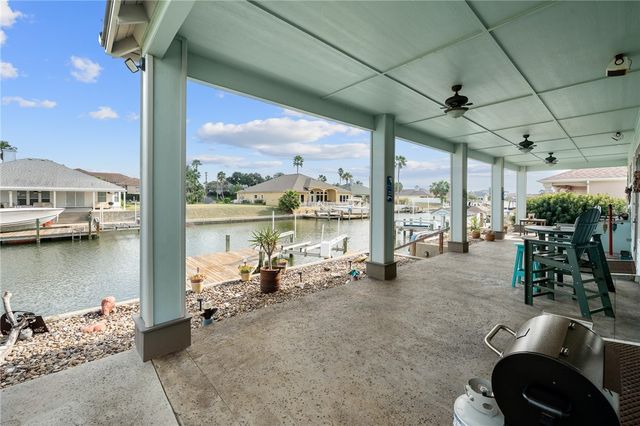 925 Pompano Dr, Aransas Pass, TX 78336