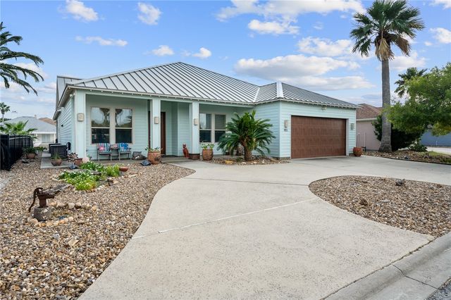 925 Pompano Dr, Aransas Pass, TX 78336