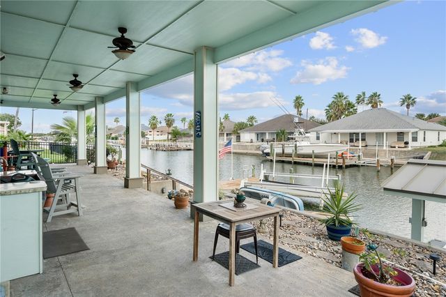 925 Pompano Dr, Aransas Pass, TX 78336