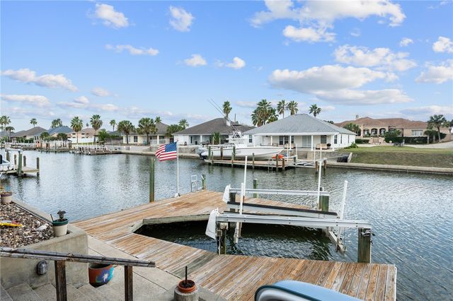 925 Pompano Dr, Aransas Pass, TX 78336