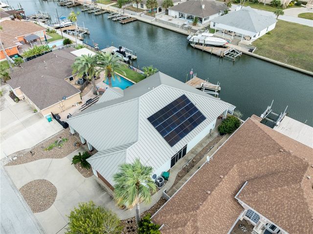 925 Pompano Dr, Aransas Pass, TX 78336