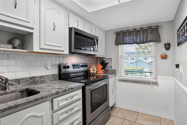 333 LAKE HOWARD DRIVE NW 203C, Winter Haven, FL 33880