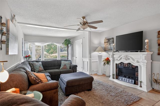 333 LAKE HOWARD DRIVE NW 203C, Winter Haven, FL 33880