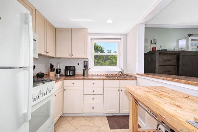 320 S Broadway M12, Tarrytown, NY 10591
