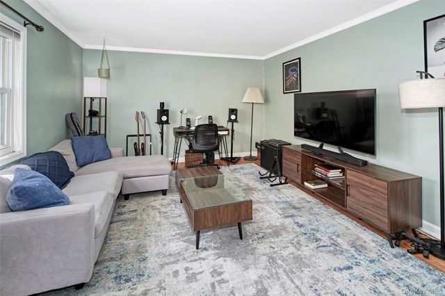 320 S Broadway M12, Tarrytown, NY 10591