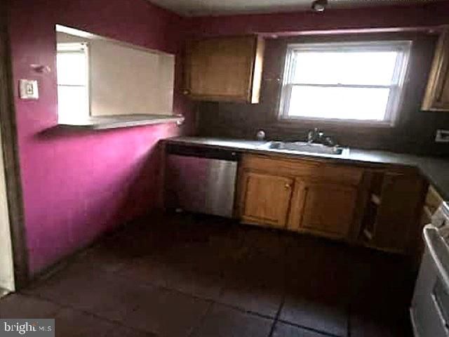 813 ARBOR RD, Lansdowne, PA 19050