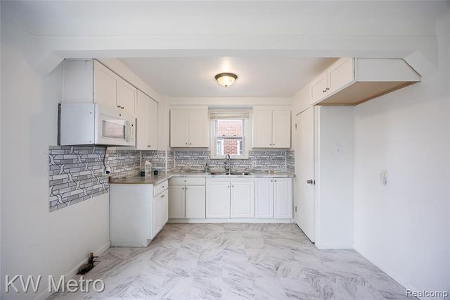 19315 Hubbell Street, Detroit, MI 48235