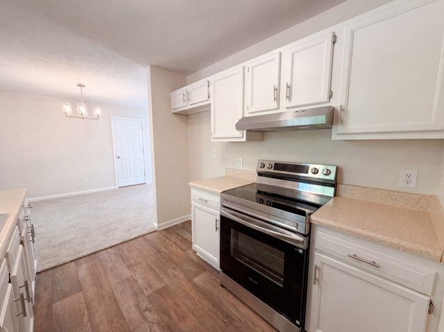 135 Silver Leaf Cir, Dickson, TN 37055