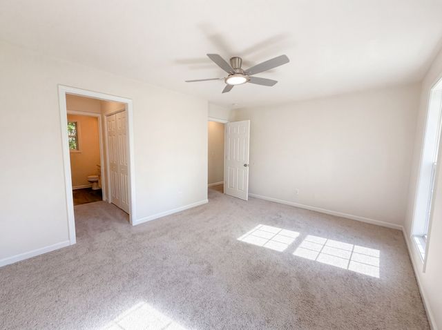 135 Silver Leaf Cir, Dickson, TN 37055