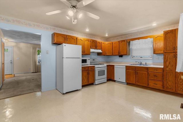 2904 Biscayne Drive, Springfield, IL 62707