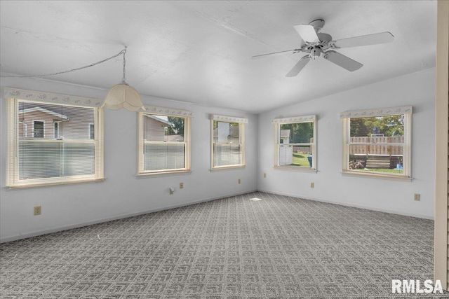 2904 Biscayne Drive, Springfield, IL 62707