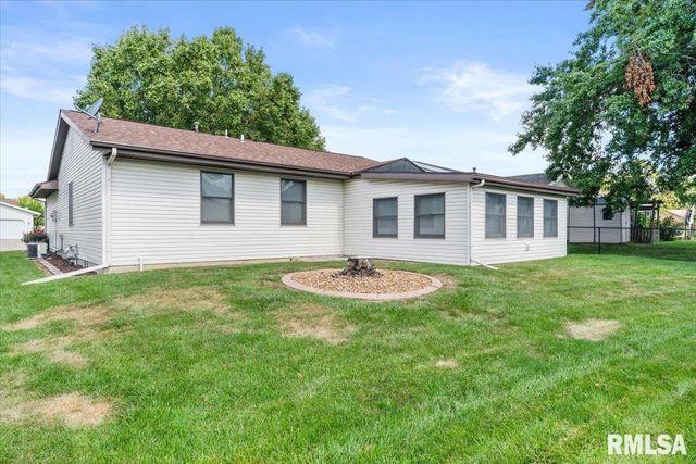2904 Biscayne Drive, Springfield, IL 62707