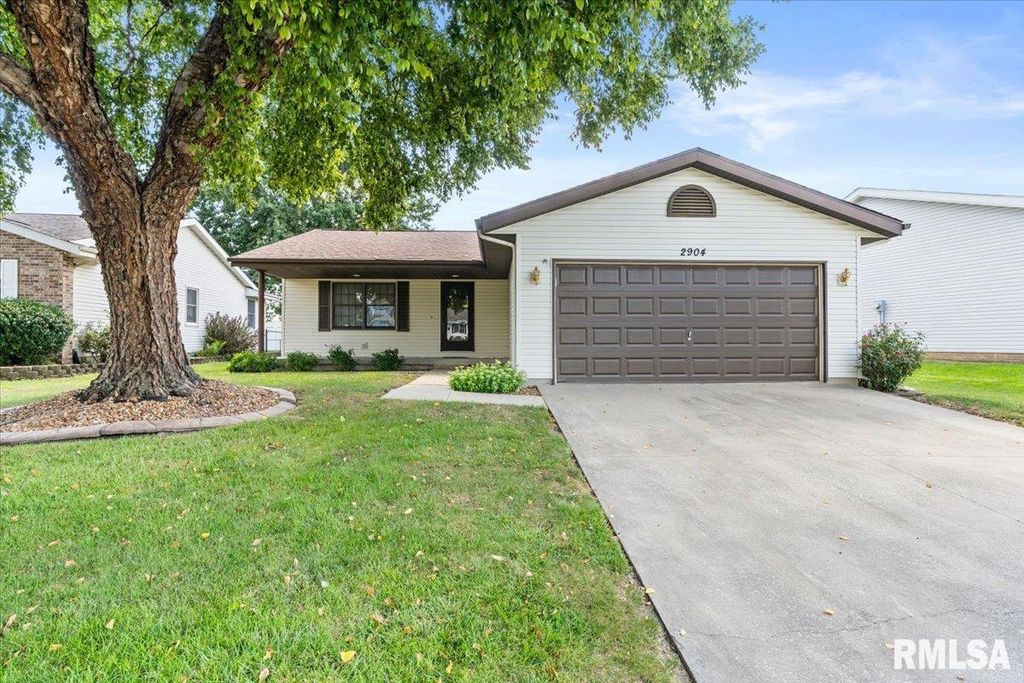 2904 Biscayne Drive, Springfield, IL 62707