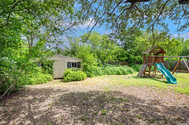 131 LARCHMONT DR, San Antonio, TX 78209