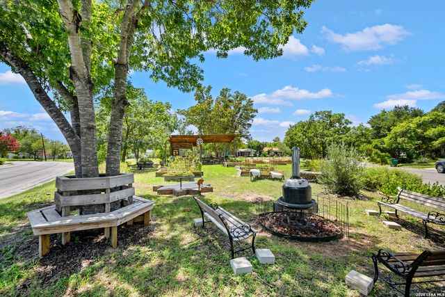 131 LARCHMONT DR, San Antonio, TX 78209
