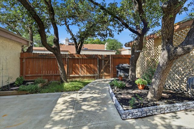 16202 Avenida Del Luna, San Antonio, TX 78232