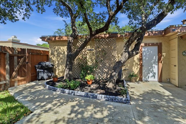 16202 Avenida Del Luna, San Antonio, TX 78232