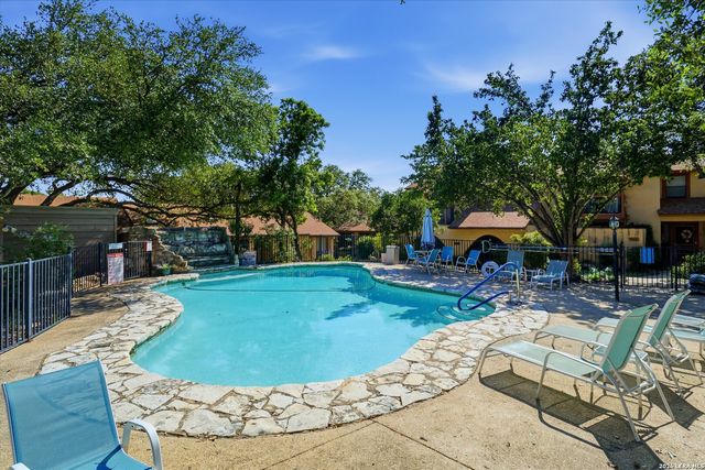 16202 Avenida Del Luna, San Antonio, TX 78232