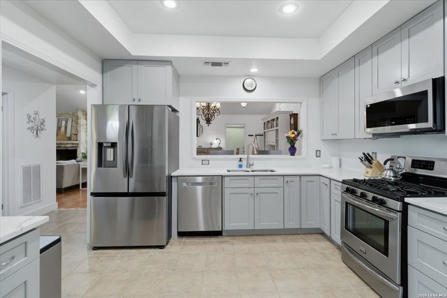 16202 Avenida Del Luna, San Antonio, TX 78232