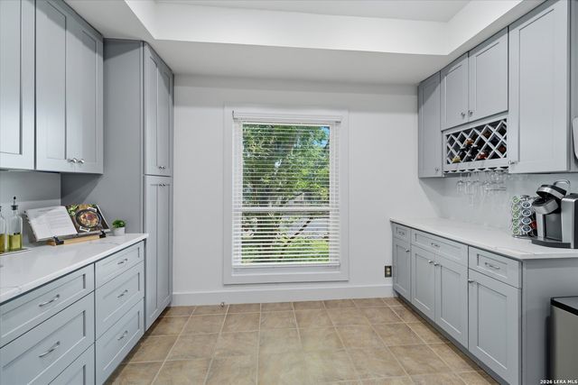 16202 Avenida Del Luna, San Antonio, TX 78232