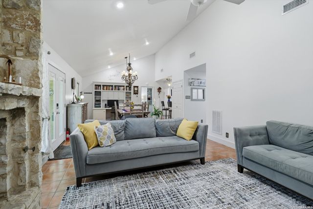 16202 Avenida Del Luna, San Antonio, TX 78232