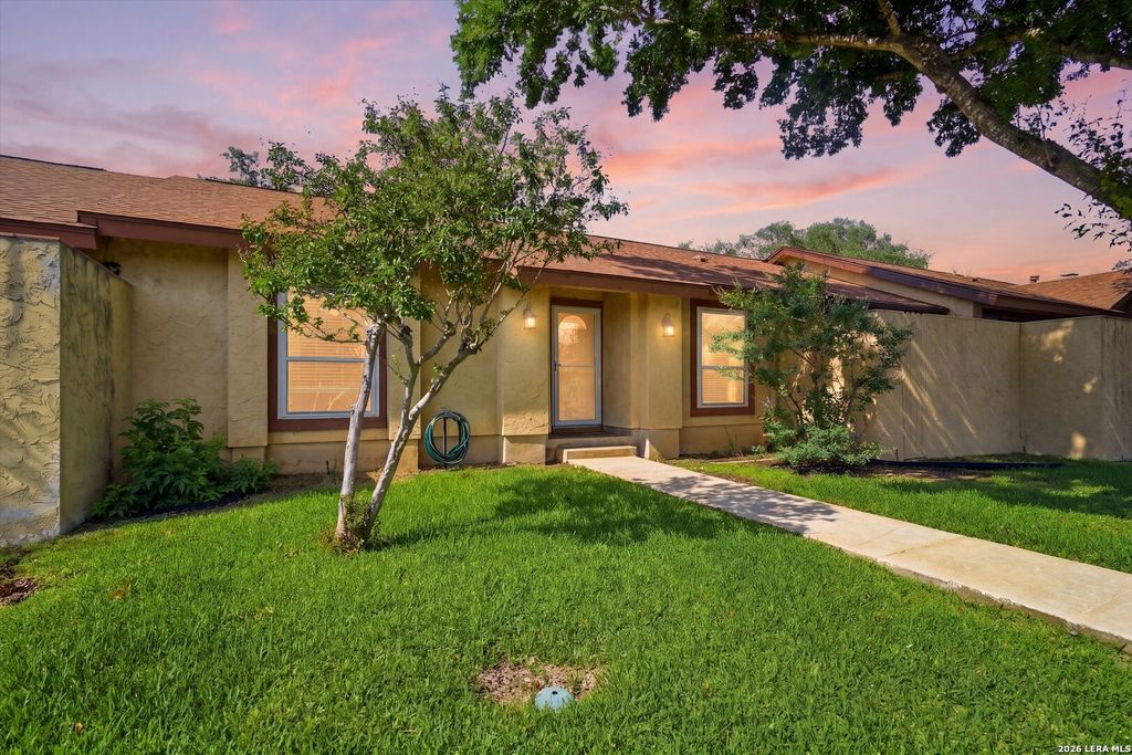 16202 Avenida Del Luna, San Antonio, TX 78232
